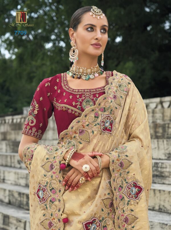 Cream Kanjivaram Silk Designer Traditional Saree - Image 3